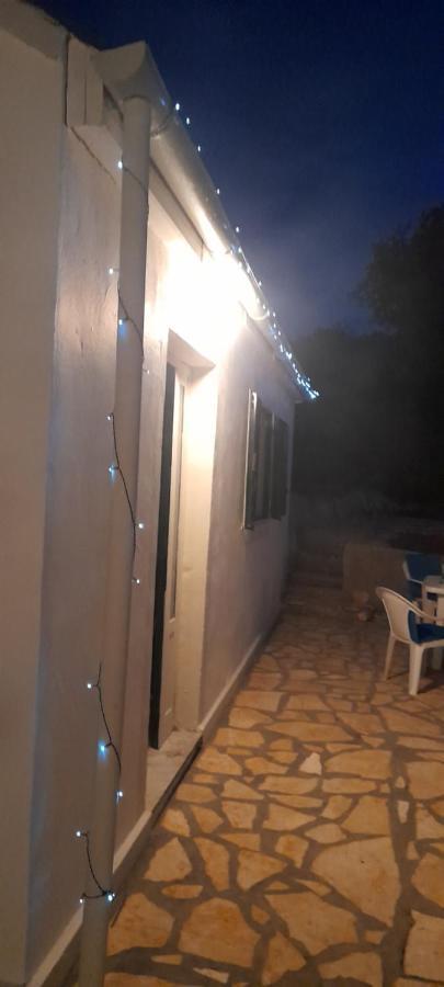 Lovely Studio In Strinilas With Its Own Pool Exterior foto