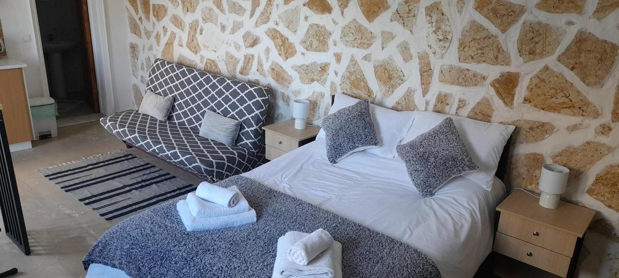 Lovely Studio In Strinilas With Its Own Pool Exterior foto